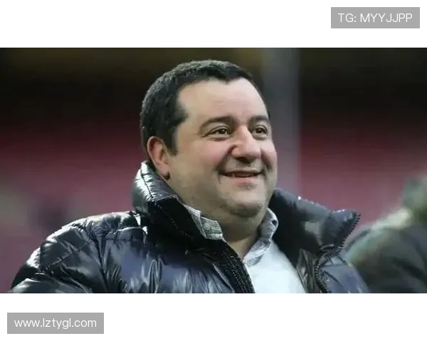 哈维西蒙斯崛起之路:从青训天才到足球场上的新星